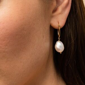 Mejuri | Organic | Pearl | Hoops